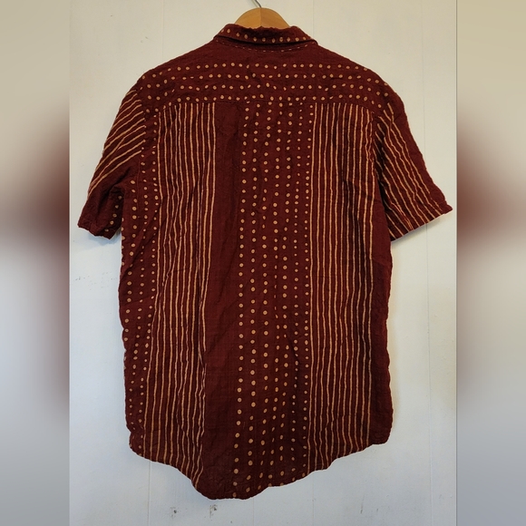 Retro Hawaiian Shirt - Picture 8 of 9